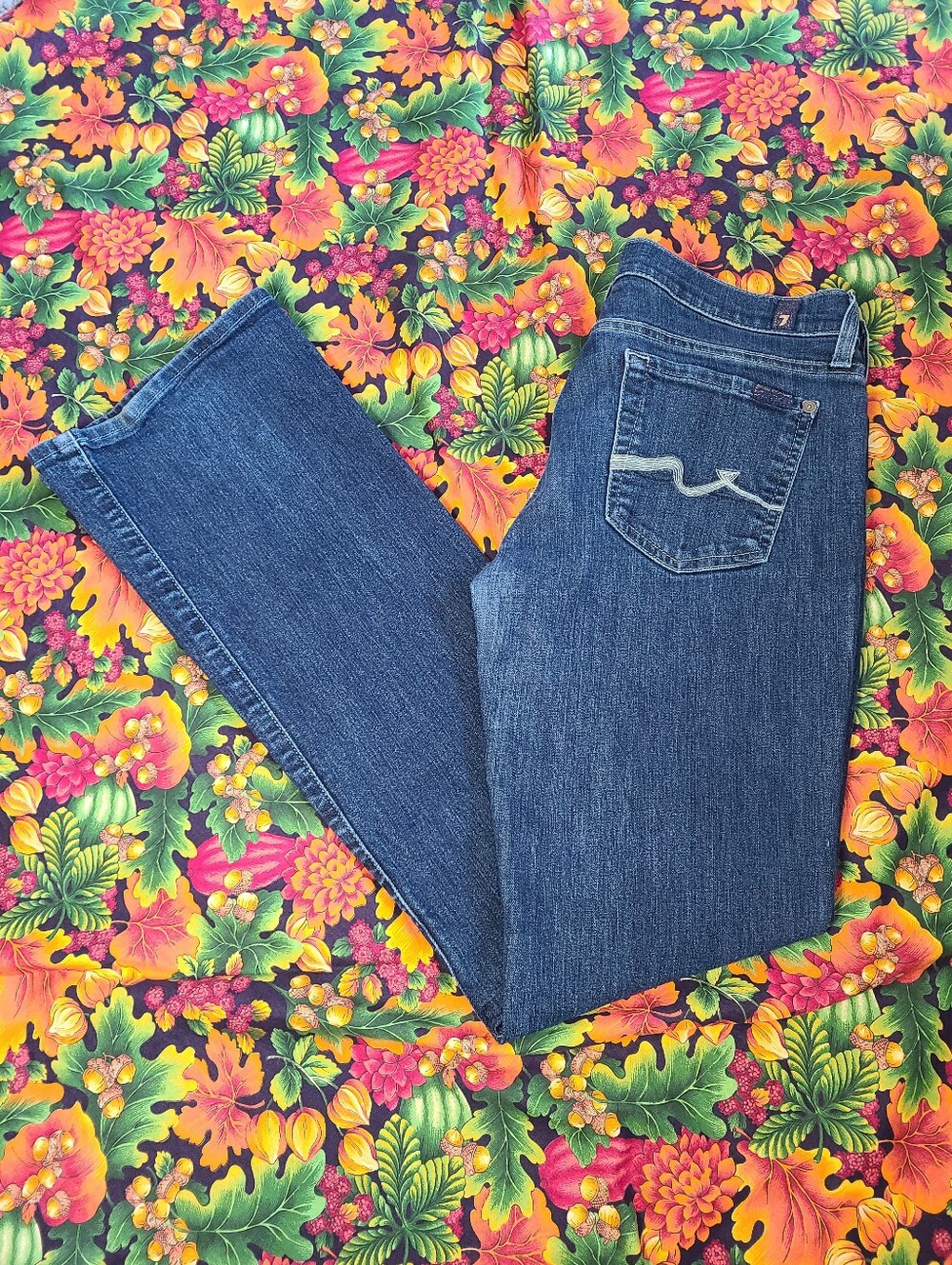 7 For All Mankind Bootcut Jeans Size 28 Low/Mid Rise Dark Wash Denim